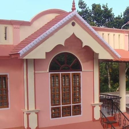 Aranya Homestay Thekkady Exterior foto
